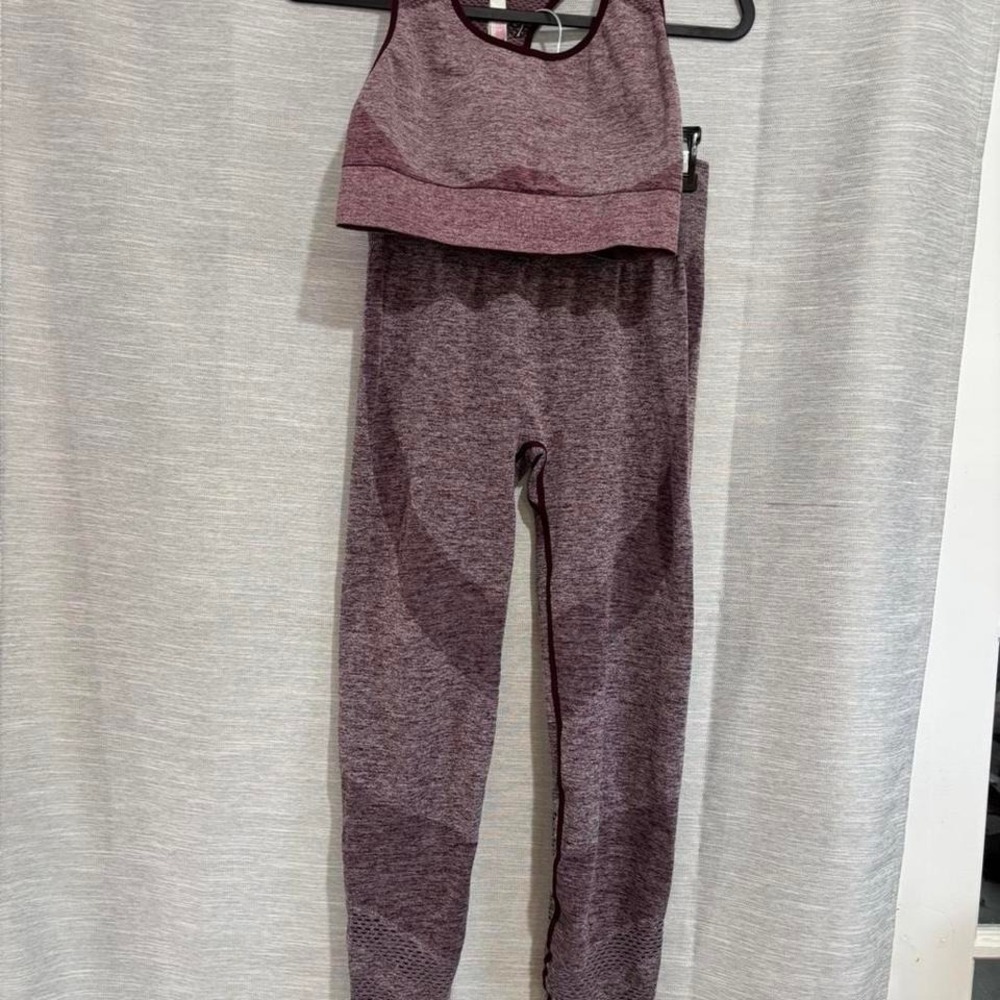 Victoria Secret Pink seamless purple leggings and sport bra set - Picture 1 of 8
